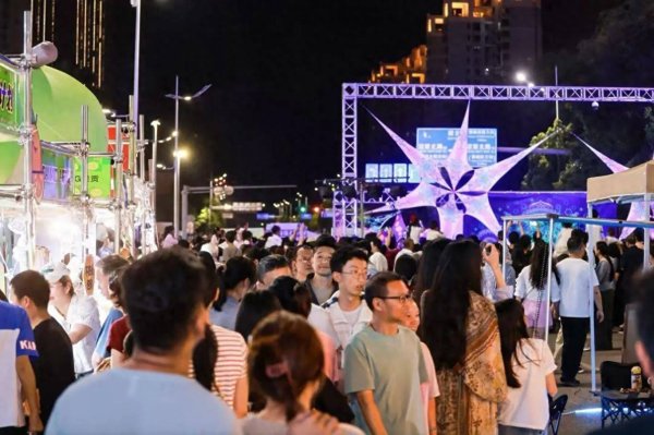 亿正策略 呈贡“潮汐市场”：马路变市集 三天引客超34万